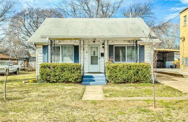 Cute 3 bedroom & 1 bath Home in Shawnee! Gallery 1