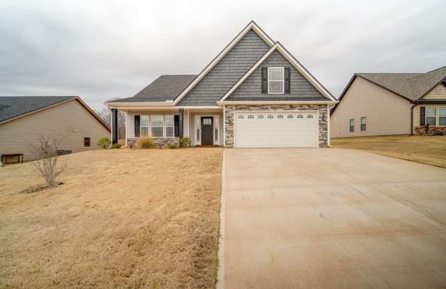 Wonderful Home On Large Lot seconds away from Lake Lyman. , District 5 Schools Gallery 4
