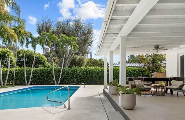 7825 SW 72nd Ave photos photos