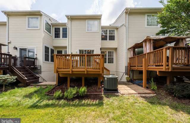 43122 FOREST EDGE SQUARE photos photos