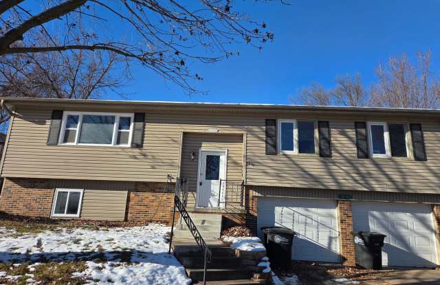 4 bed 2.5 bath with a 2 car garage and fenced backyard - 14162 Grant Street, Omaha, NE 68164