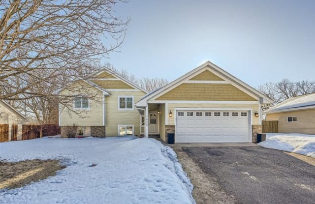 7429 Chesham Lane - 7429 Chesham Lane, Woodbury, MN 55125