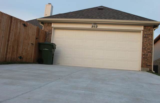 913 Graystone Dr - 913 Graystone Drive, Garland, TX 75043