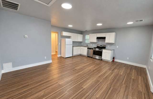 Charming 2 Bedroom, 2 Bathroom Home in Oklahoma City Gallery 3