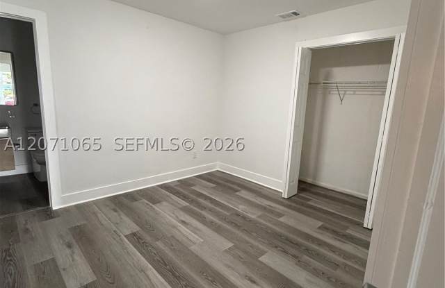 706 S F St Gallery 4