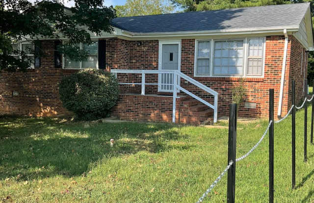 Brick Duplex Apartment For Rent in Lincolnton NC Gallery 1