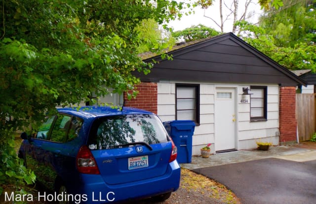 4034 NE 109th St - 4034 Northeast 109th Street, Seattle, WA 98125