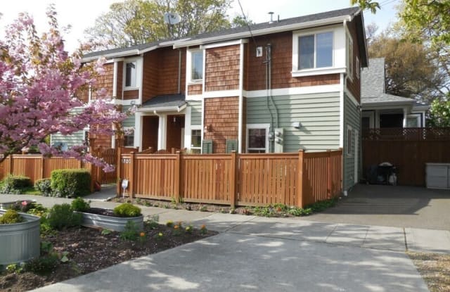 1702 E Columbia Street photos photos