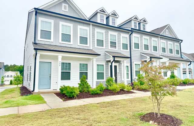 2 br 2.5 ba townhome near shopping AVAILABLE MAY 10TH photos photos