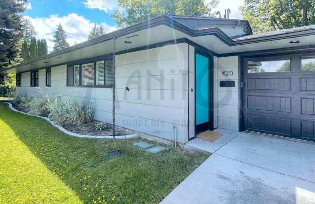 Sprawling South Hill Rancher on Park-like Grounds photos photos