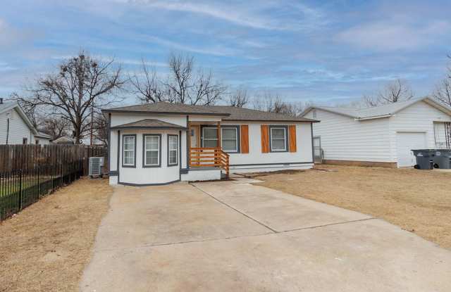 1809 NW Lincoln Ave photos photos