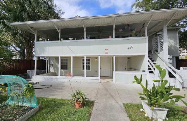 925 PHILLIPS Street unit: 2 photos photos