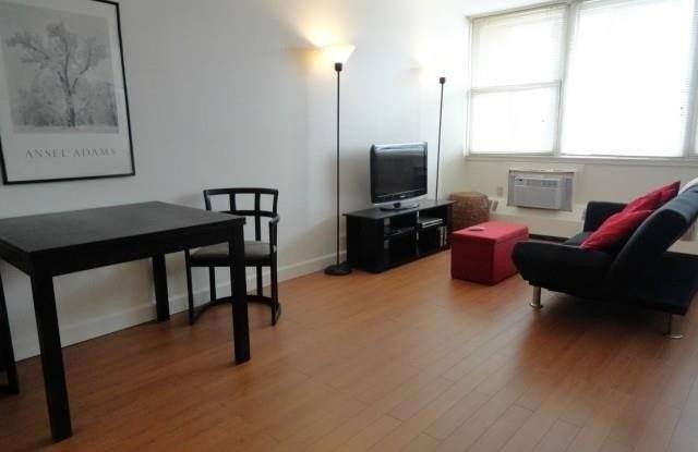 25 Ellsworth Street Gallery 4
