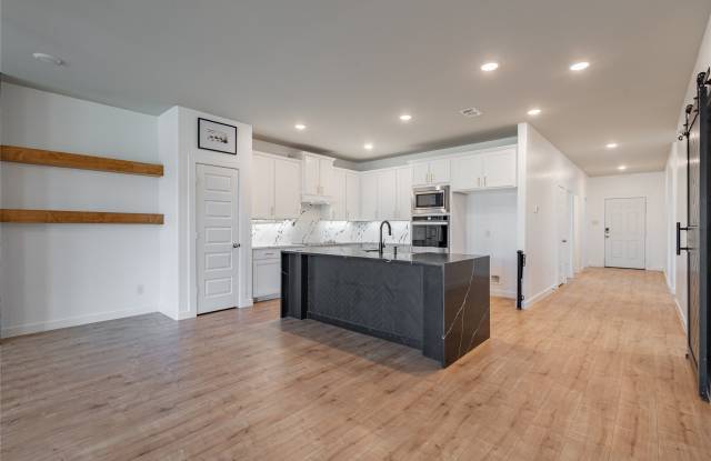 970 Hurstwood Drive Gallery 4