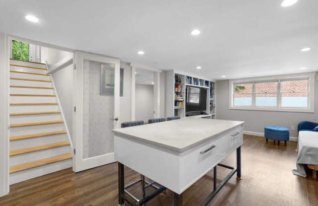 4701 Olden Road Gallery 3