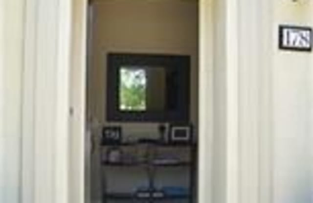 178 Groveland Gallery 2