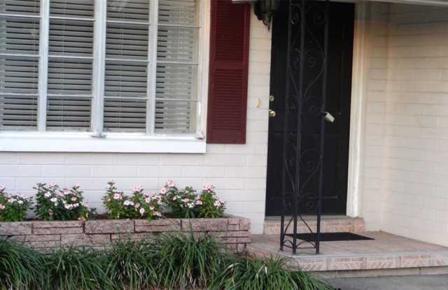 236 BLOSSOM LANE Gallery 3