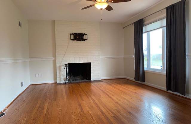 3611 DANNYS LANE Gallery 3