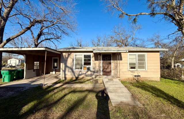 3 bedroom 1 bath in Mart Texas photos photos