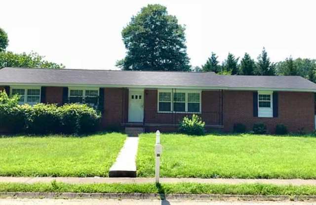 527 Ravenwood Drive photos photos