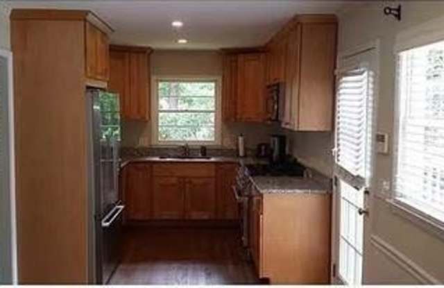 1493 Chateau Drive Gallery 4