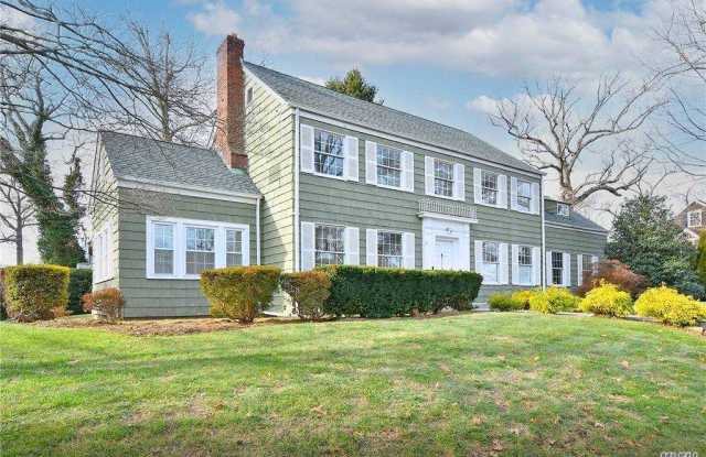 173 Manhasset Woods Road Gallery 2