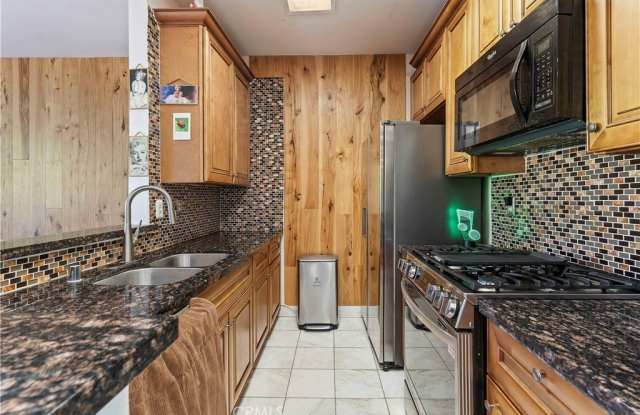 13903 Sherman Way photos photos