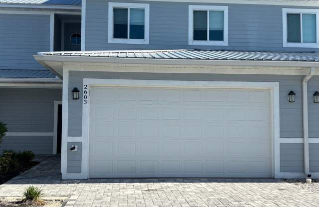 Modern 3-Bed, 2.5-Bath Townhome in Winter Haven – Style, Space  Convenience! photos photos