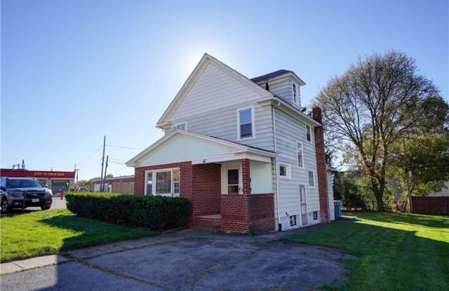 41 Crittenden Boulevard Gallery 1