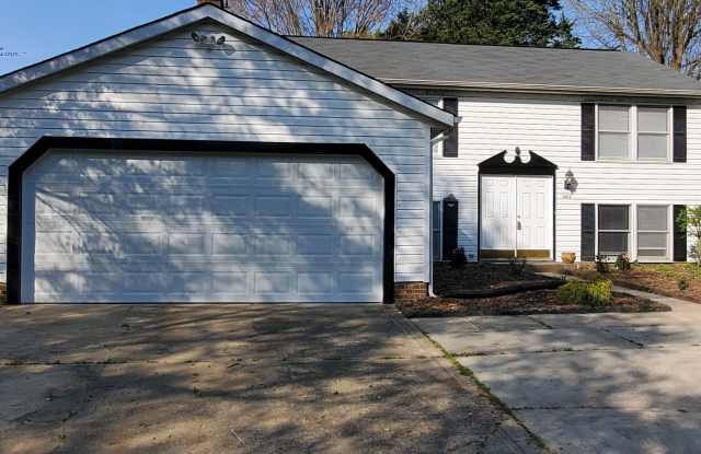 Beautiful  Home Available for Rent in Charlotte, NC in Carmel Area photos photos