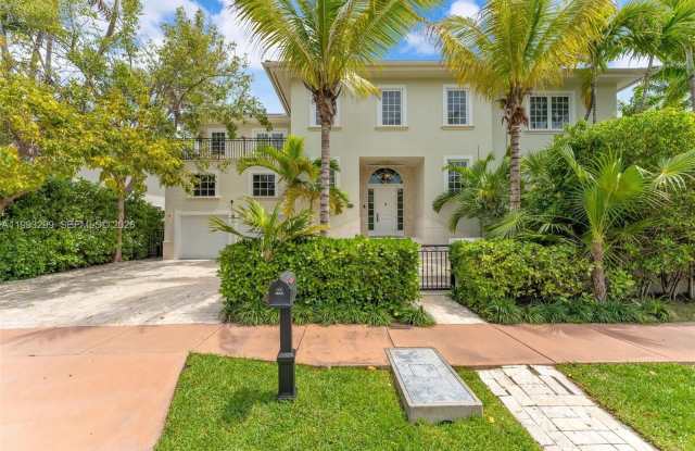 797 Ridgewood Rd photos photos