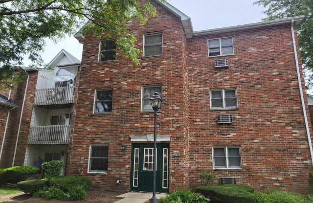 4305 W Shamrock Lane - 4305 West Shamrock Lane, McHenry, IL 60050