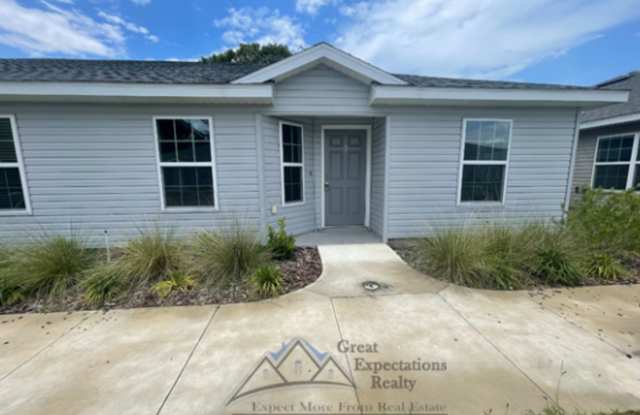 Beautiful 3/2 Triplex - 1984 Northeast 17th Place, Ocala, FL 34470
