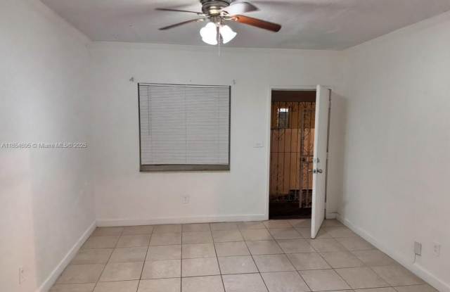 2410 NW 34th St photos photos