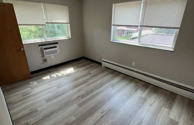 17731 Lakeshore Boulevard - 5 Gallery 2