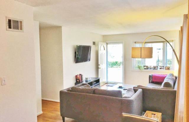 1840 LUSBY PLACE Gallery 3