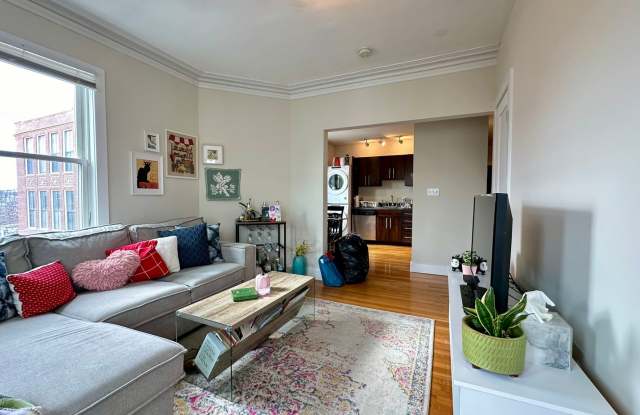 Charming 3 Bedroom-No Broker Fee photos photos