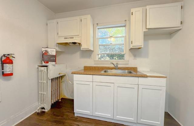 100 W MAIN Street unit: B photos photos