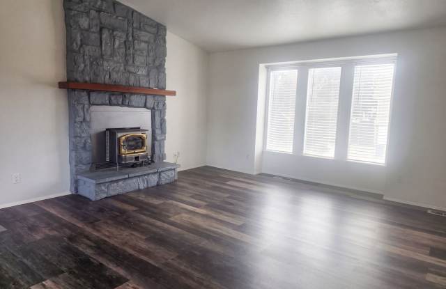 612 Marcie Ct Gallery 2