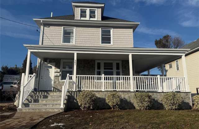 261 Wilson Avenue unit: 1St Floor photos photos 261 Wilson Avenue unit: 1St Floor photos photos