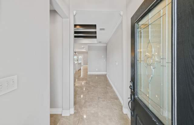 SPACIOUS NEW BUILT 4 BD 2.5 BTH Gallery 4