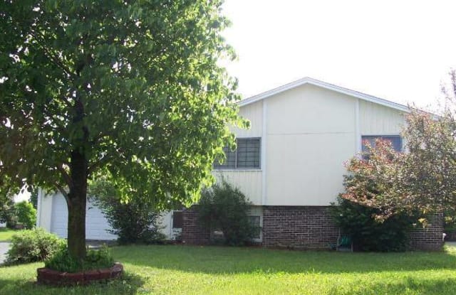 9648 Upton Ave N - 9648 Upton Avenue North, Brooklyn Park, MN 55444