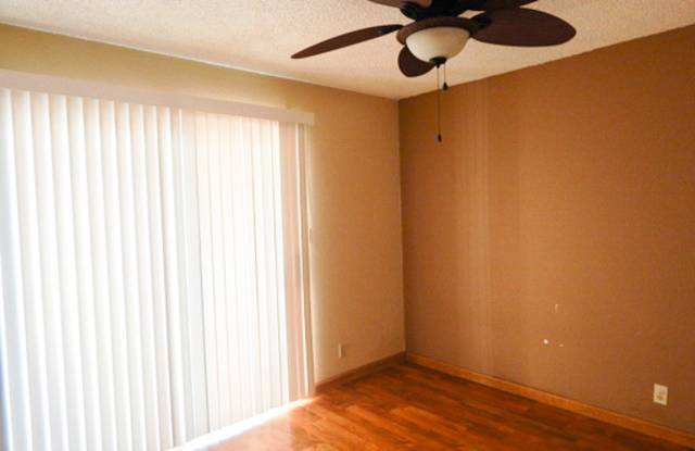 Upper Unit Condo Close to 880 Gallery 4