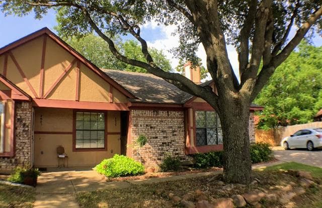 2605 Aquaduct Court - 2605 Aquaduct Court, Bedford, TX 76022