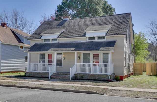 2bedroom Townhouse Duplex- Huge Yard. May 1 move  in!!! photos photos