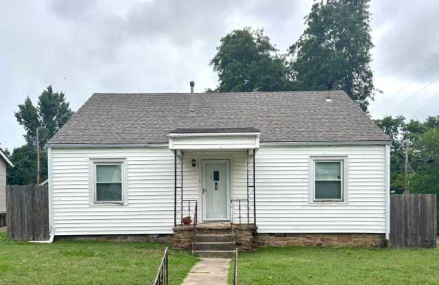 Charming 2-Bedroom Home with Newly Remodeled Interiors and Spacious Backyard photos photos