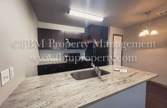460 Clark St - Beautiful 2 Bedroom, 2 Bathroom Home in Italy, TX! Gallery 3