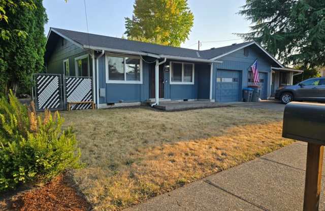 Newly Renovated 2 bed 1 bath in heart of McMinnville Gallery 1