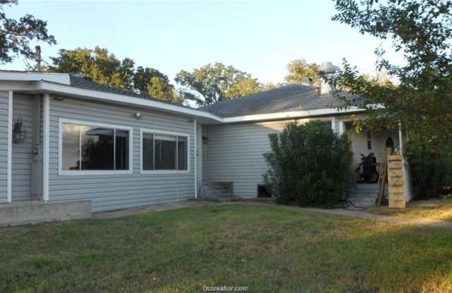 4660-b Raymond Stotzer - 4660 Raymond Stotzer Parkway, College Station, TX 77845