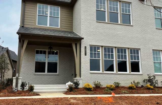 Must See Luxurious 4 Bedroom 3.5 bath Townhouse photos photos